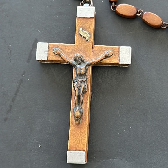 FRANCE ROSARY WOOD NECKLACE - Picture 2 of 6